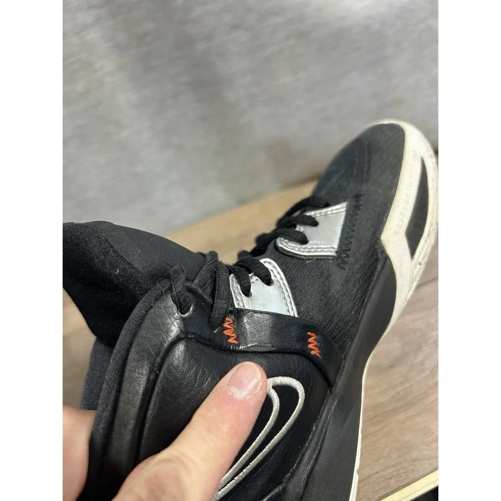 Nike Kyrie Infinity Fire and Ice Boys Youth 5 Basketball Shoes